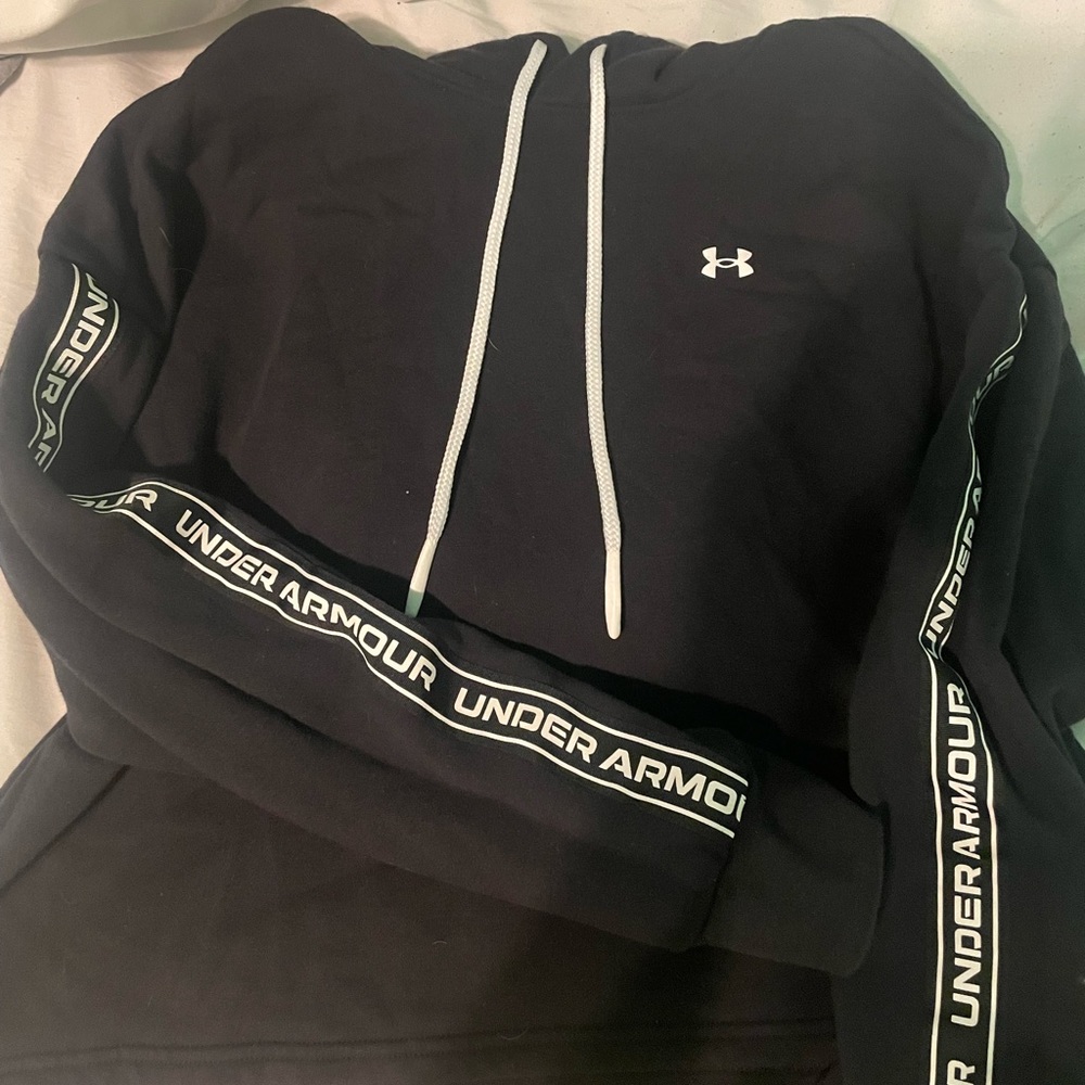 Womens under armour crop hoodie